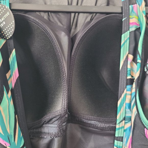 Torrid Active Wireless Mesh High Neck One Piece Swimsuit Plus Size 1X - Picture 4 of 11